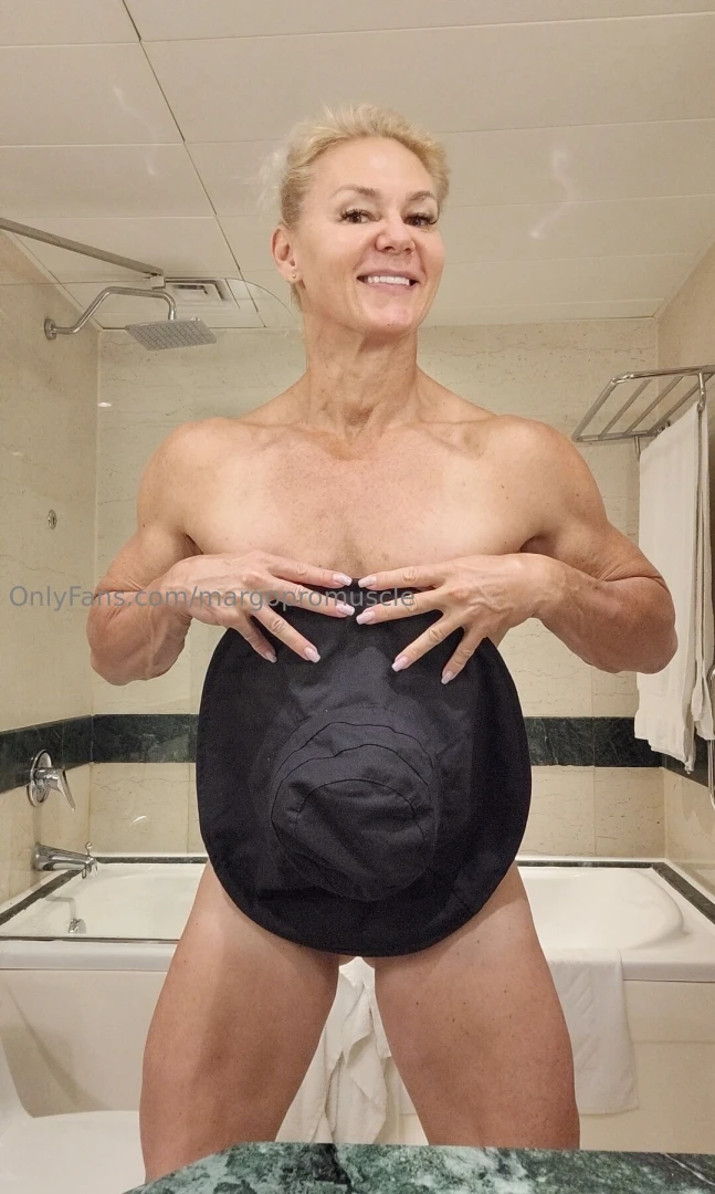 Don t forget to take a hat under the hot sun 