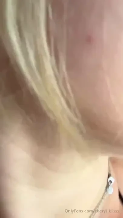 What will you choose the beautiful view or the beautiful me 