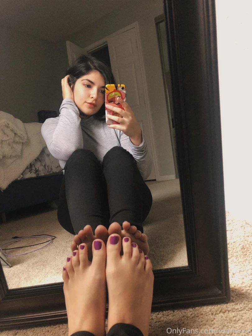 Look at my new pedi part 1 
