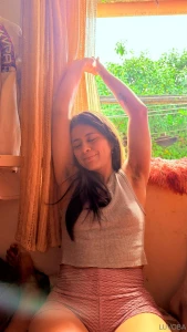 I love sunny days and my hairy armpits