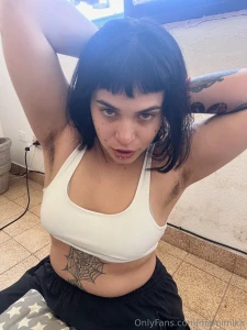 Morning hairy armpits part 1