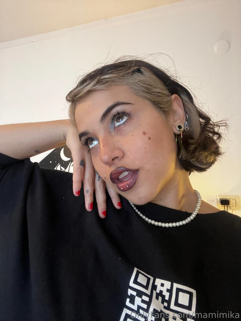 Look at me look at my eyes look at my mouth do you think it s time to 