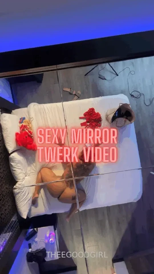 Sexy mirror twerk video watch me twerk my massive cheeks all over this 