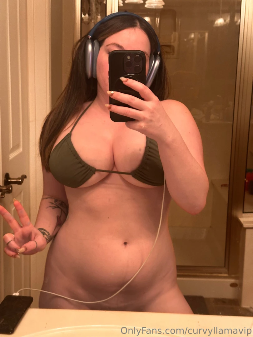 You know what sucks being away for a week then coming home tk have 