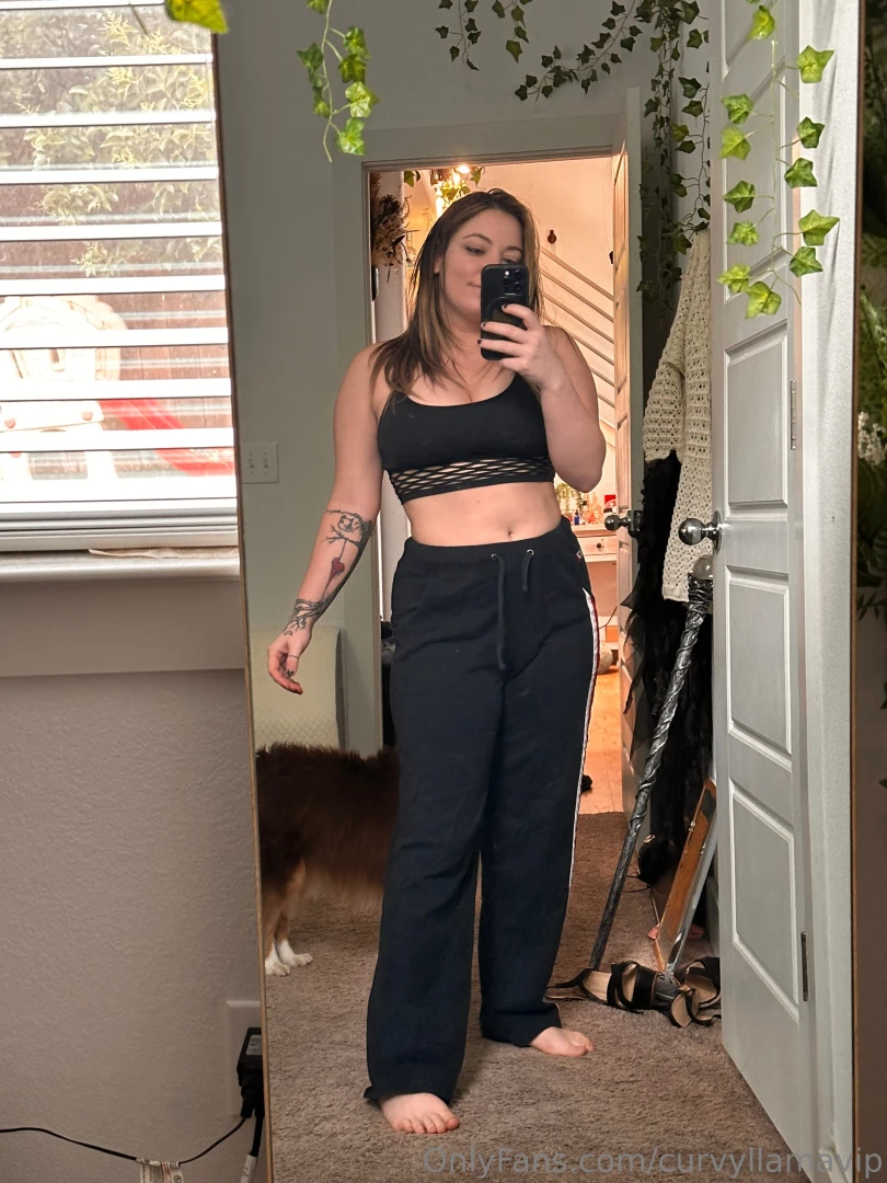 A lot of you have asked for more comfy pics so here you go a just woke 