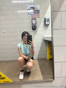 Mirror mirror on the wall who s the prettiest of them all part 1