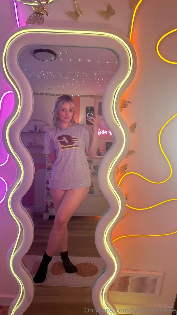 5 hours till my livestream 