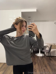 Smiling my way through the day who s gonna make it even better