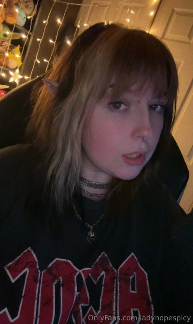 Day 5 30 should i do an elf cosplay set of pictures 