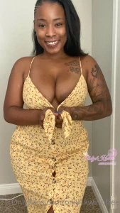 Pretty girl amp her pretty smile