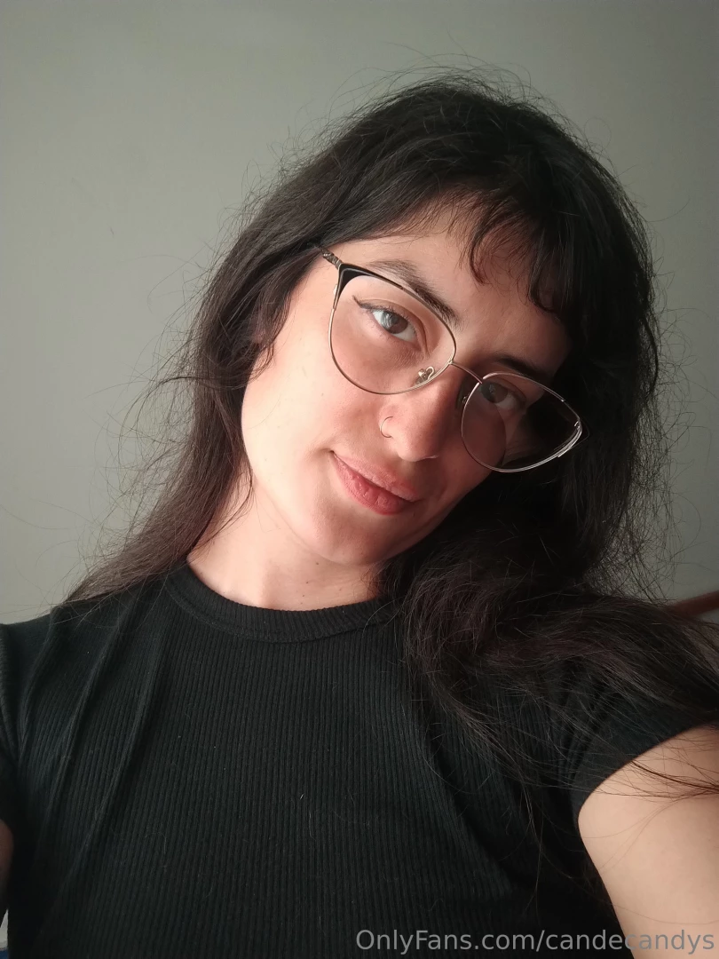 Just me glowing in daylight and stealing your attention 