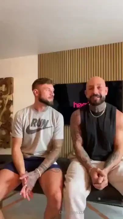 Dont think he know what a massage feels like lol especially from the 