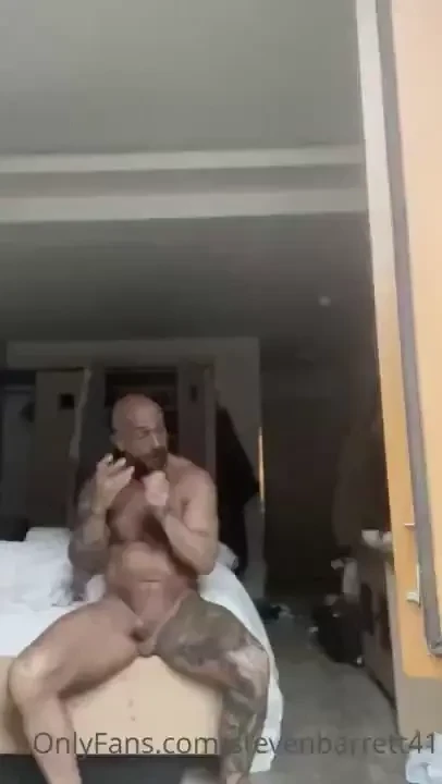 Little nawty hotel bedroom wank so needed 