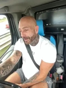 Free video competition to enter 1 like this post 2 comment u know the