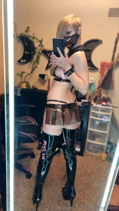 This outfit makes me want to pole dance just need to get a pole first