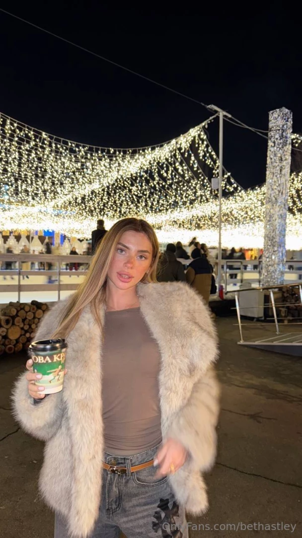 Winter fun i really like it when the city is decorated with garlands part 3 