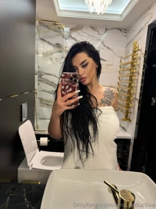 The mood after the shower is gorgeous i feel like the queen from fairy