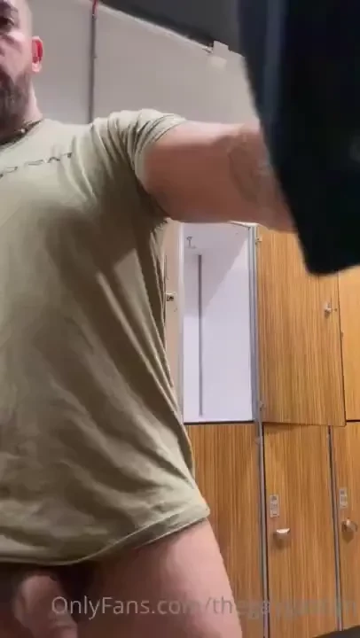 Changing at the gym a guy was starring at my meat 