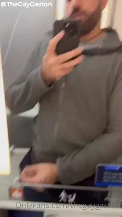 Mile-high wank ever jerk mid-flight 