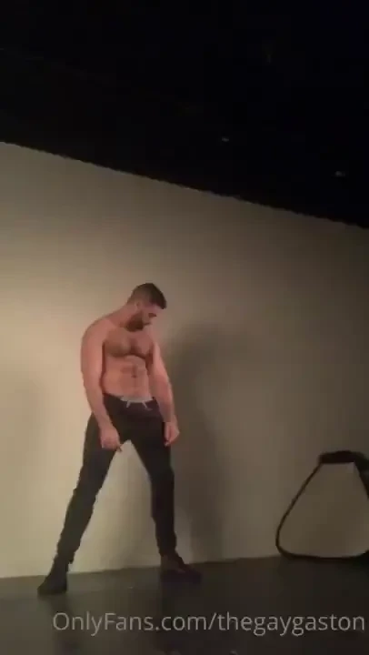 Photoshoot behind the scenes 