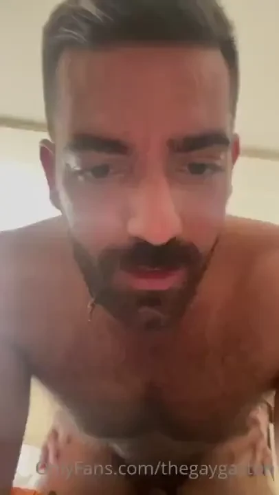 Had some fun with a fan while i was in paris beardedotterx 