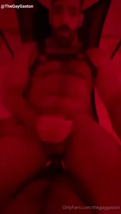 My man flooding my hole while i laid back in a sling a took it like 