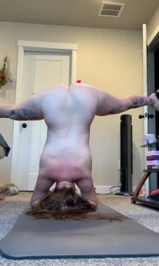 Naked headstand with a toy in my pussy i like a challenge p