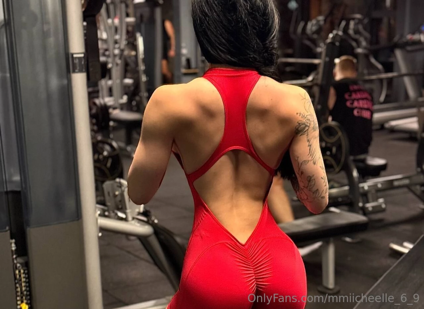 Today i decided to share my workout day with you this day is all about 