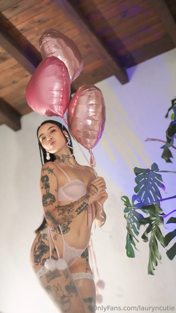 Who didnt get their free surprise pic yet today 