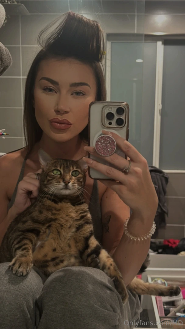 Kitties saying hello 