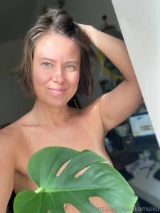 Rays of sun walked a lot saw friends enjoyed some pizza il all good