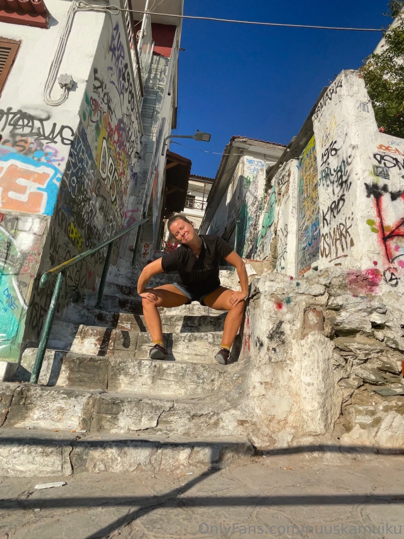 Hiton hyv pose hell of a pose tourist stuff 