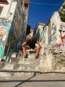 Hiton hyv pose hell of a pose tourist stuff
