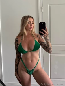 Do you like this color on me or no