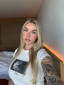 Bored on another flight dm me to keep me company