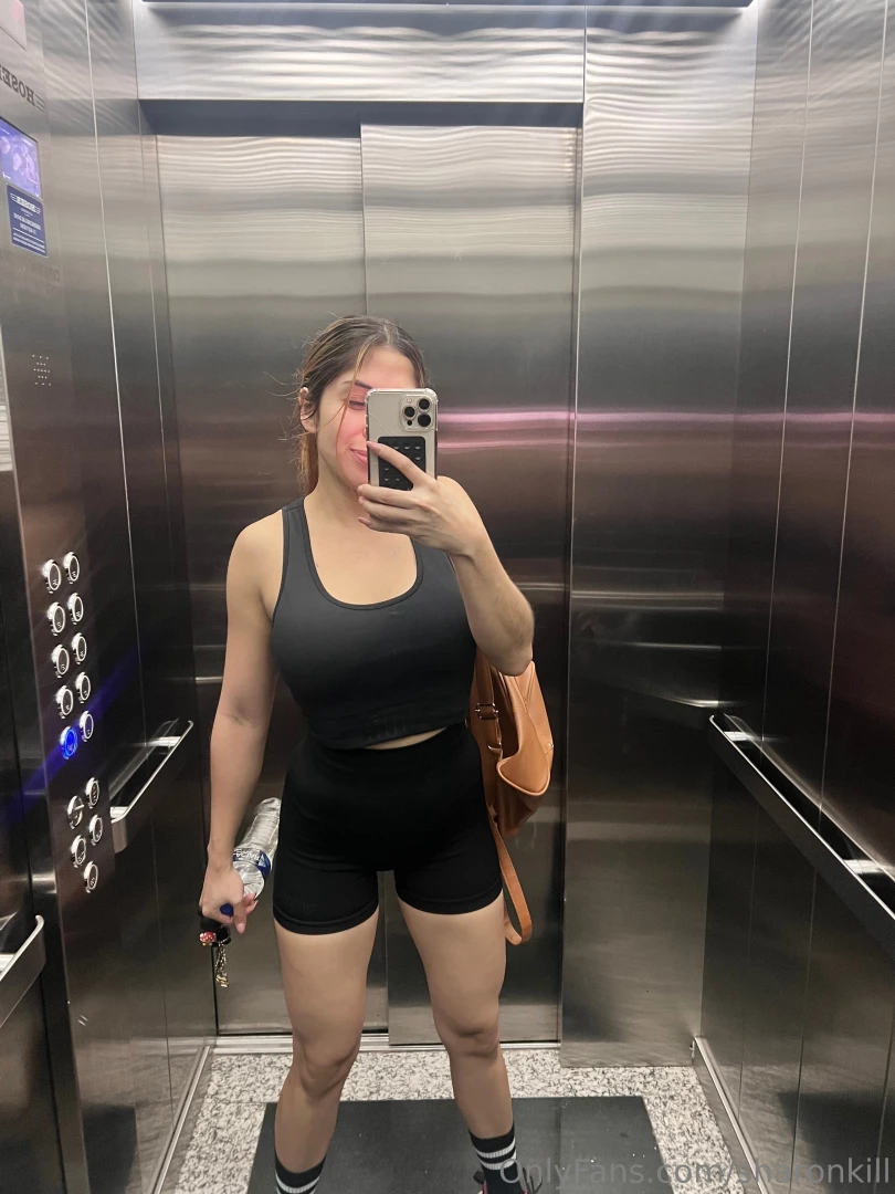 Happy sundayyy baby i ll be available all day for you 