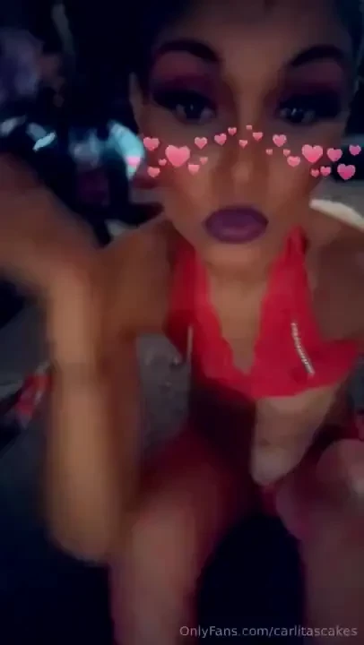 Come unwrap my pink present 