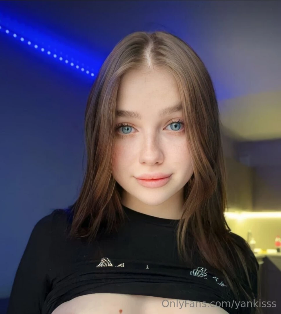 My friend s mylovelyayta shapely body is crazy for hot kisses do you part 157 