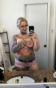 Got curves for days wanna see them sway comment yes