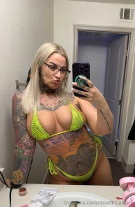 Don t tell your girlfriend i sent you these pics part 1