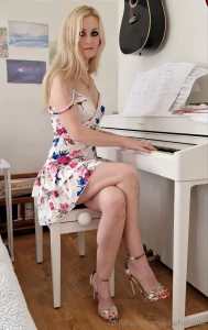 Do you like woman in high heels part 2
