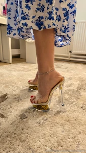 My legs and highheels part 2