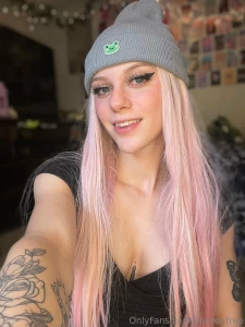 Hey my tiktok acct got banned pleaaase go follow and interact with my