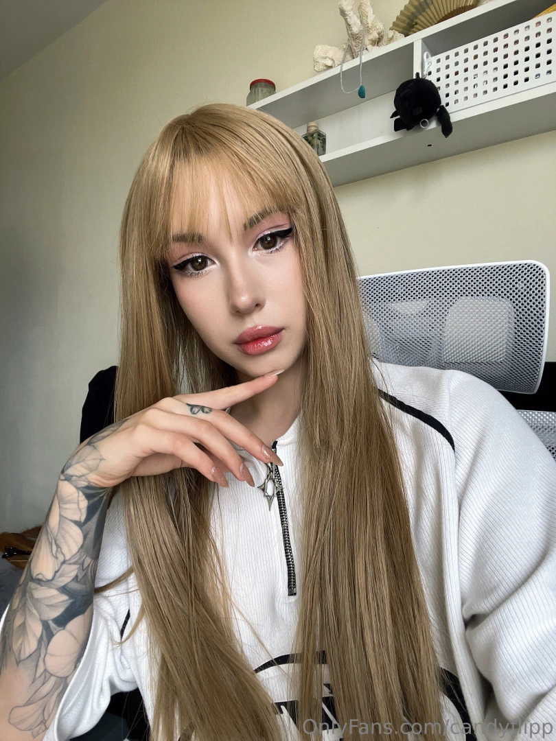 Ordinary selfies without unnecessary filters and poses always turn out 