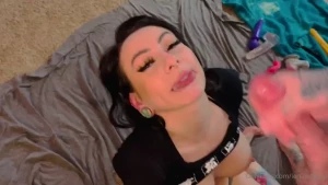 Daddy came on my face again