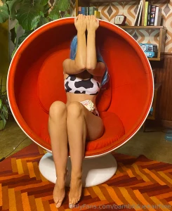 Tried to be sweet accidentally made it filthy i was cleaning frosting part 1