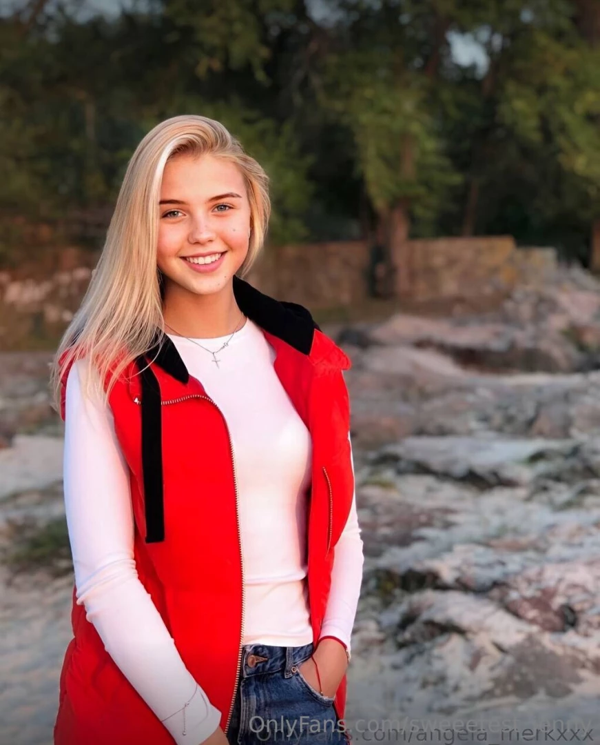 Cute kitty angela_lust loves cocks of all sizes when she gets horny part 36 