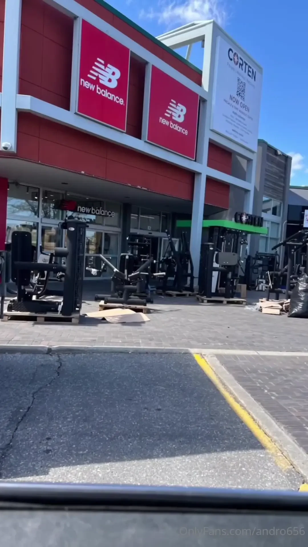 Halo all it was a beautiful day for a dogwalk yesterday the pup and i 