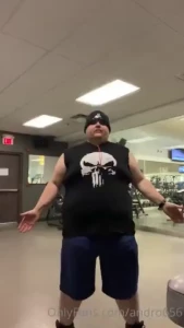 Halo all well tonight i worked my body in the gym but also flexed my part 8