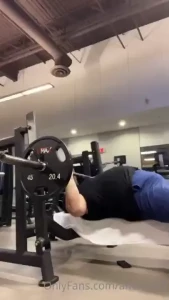 Halo all well tonight i worked my body in the gym but also flexed my part 6